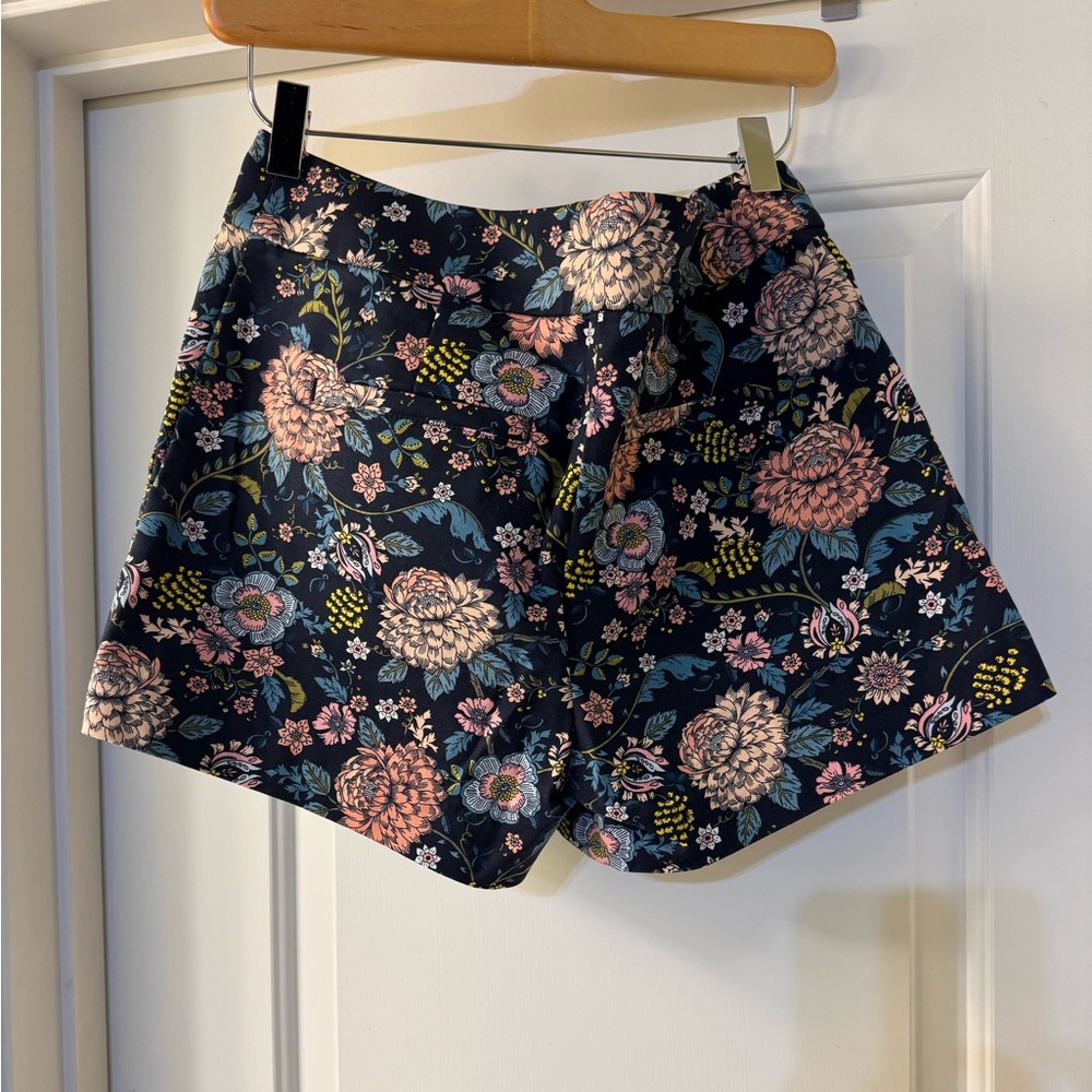 Loft shorts, size 4 - Picture 2 of 2